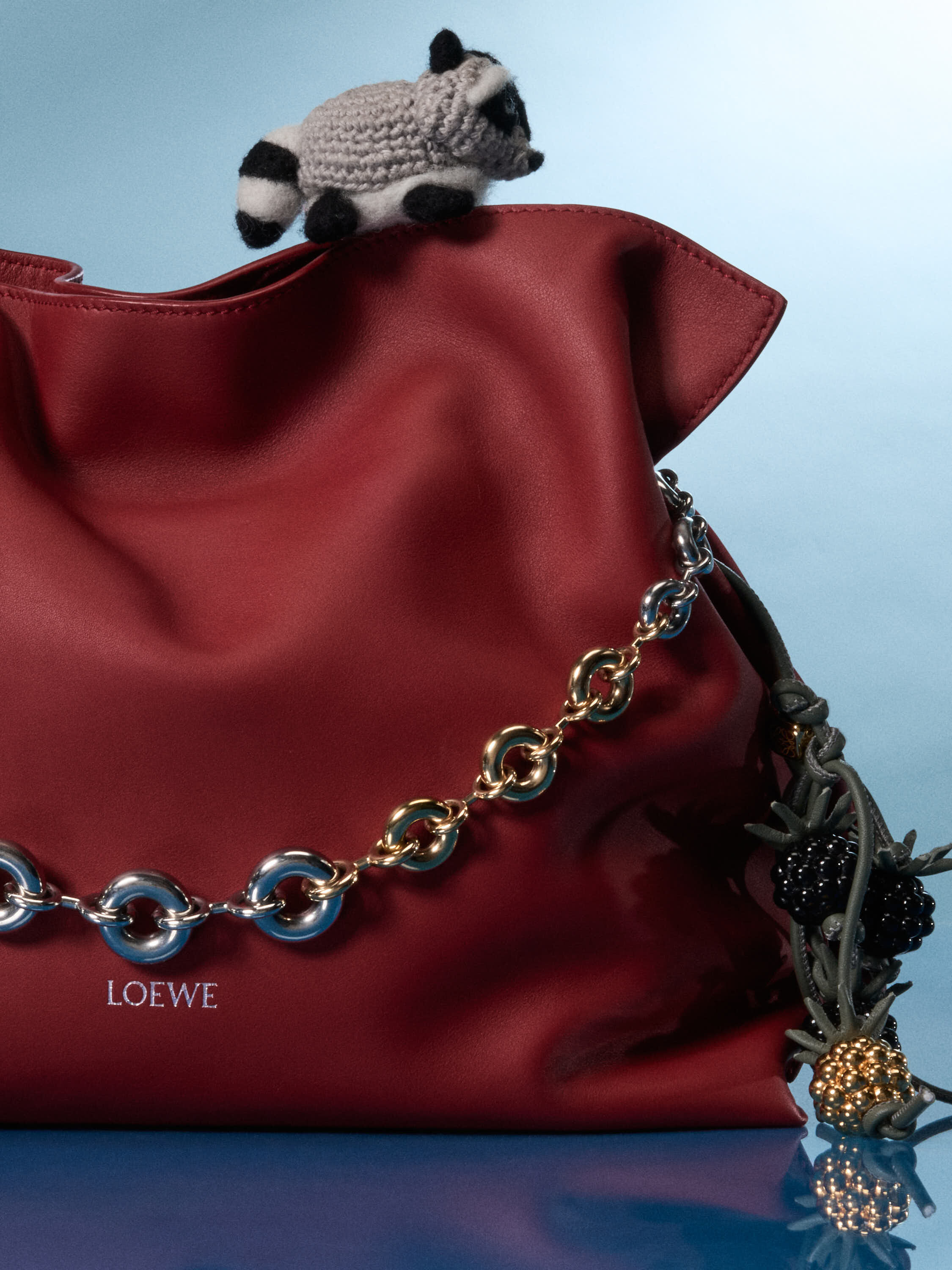 高級名入れバッグのギフトアイデア｜LOEWE - LOEWE